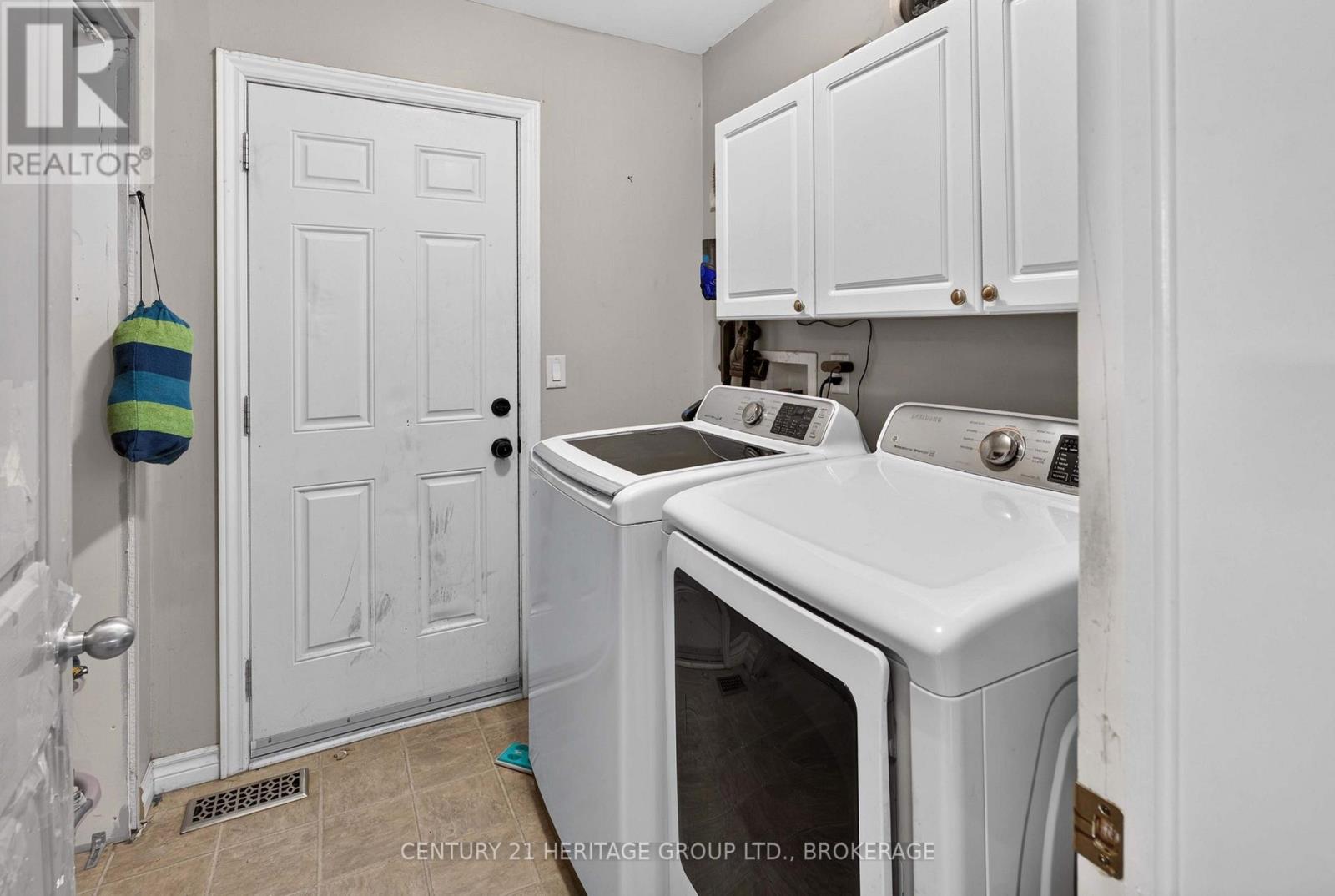 855 LOTUS AVENUE - Image 21