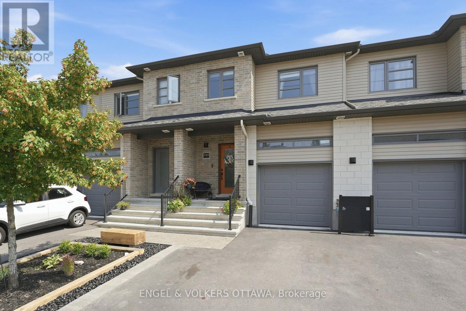 282 MUNRO STREET - 2