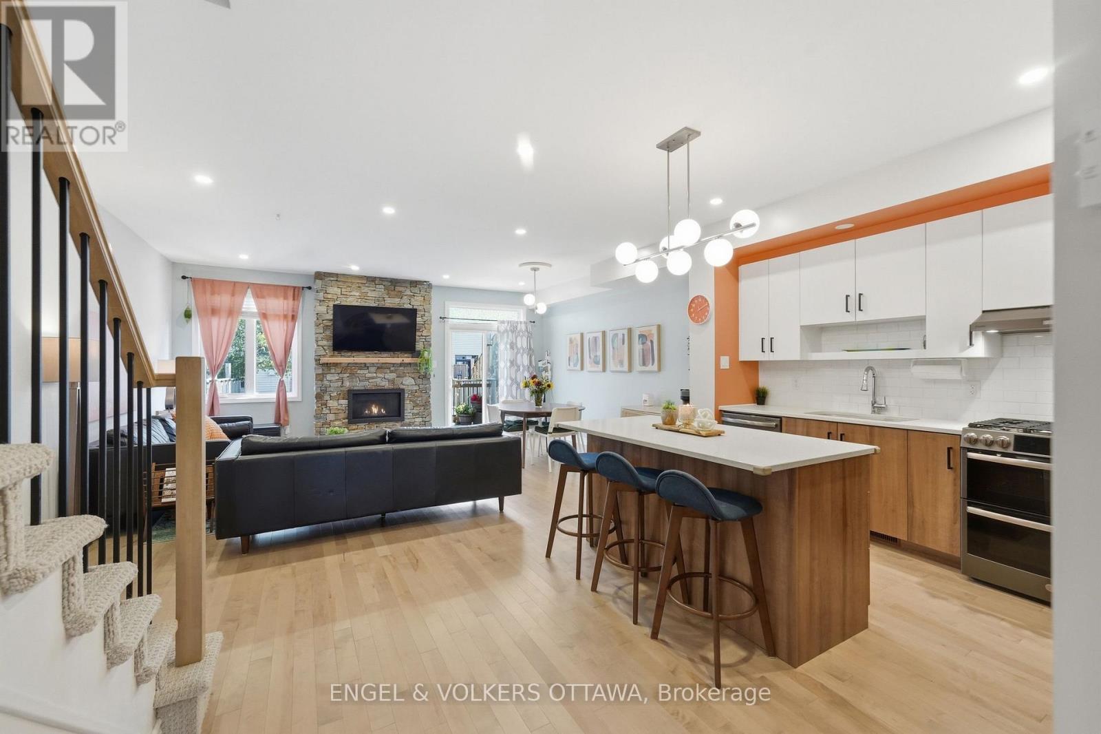 282 MUNRO STREET - 5