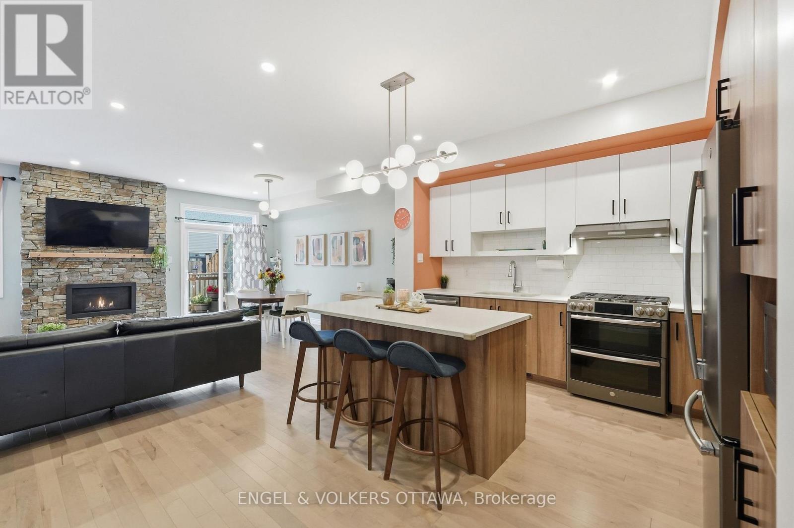 3 Bed, 3 Bath House for Sale in Carleton Place – 282 MUNRO STREET, Carleton Place – MLS# X13678050 - Image 6