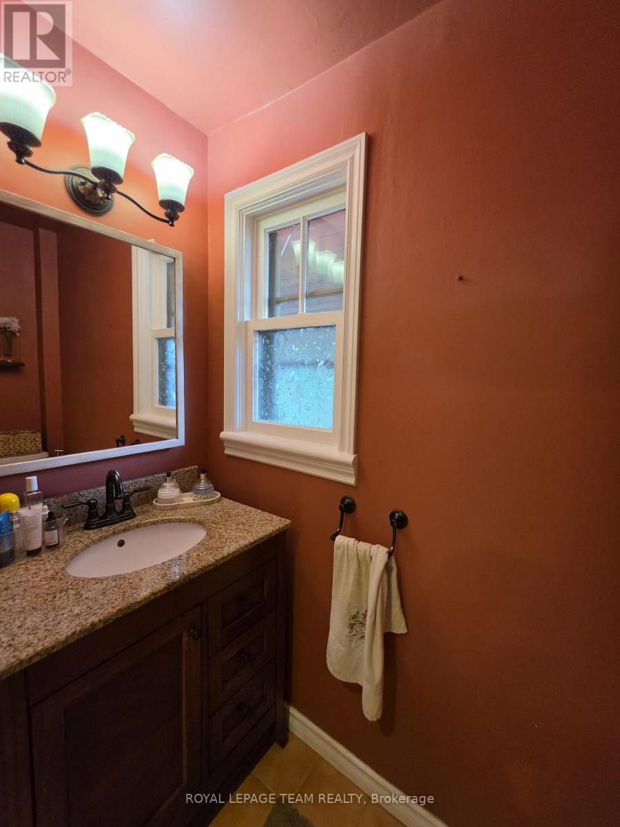 1247 SUMMERVILLE AVENUE - 12