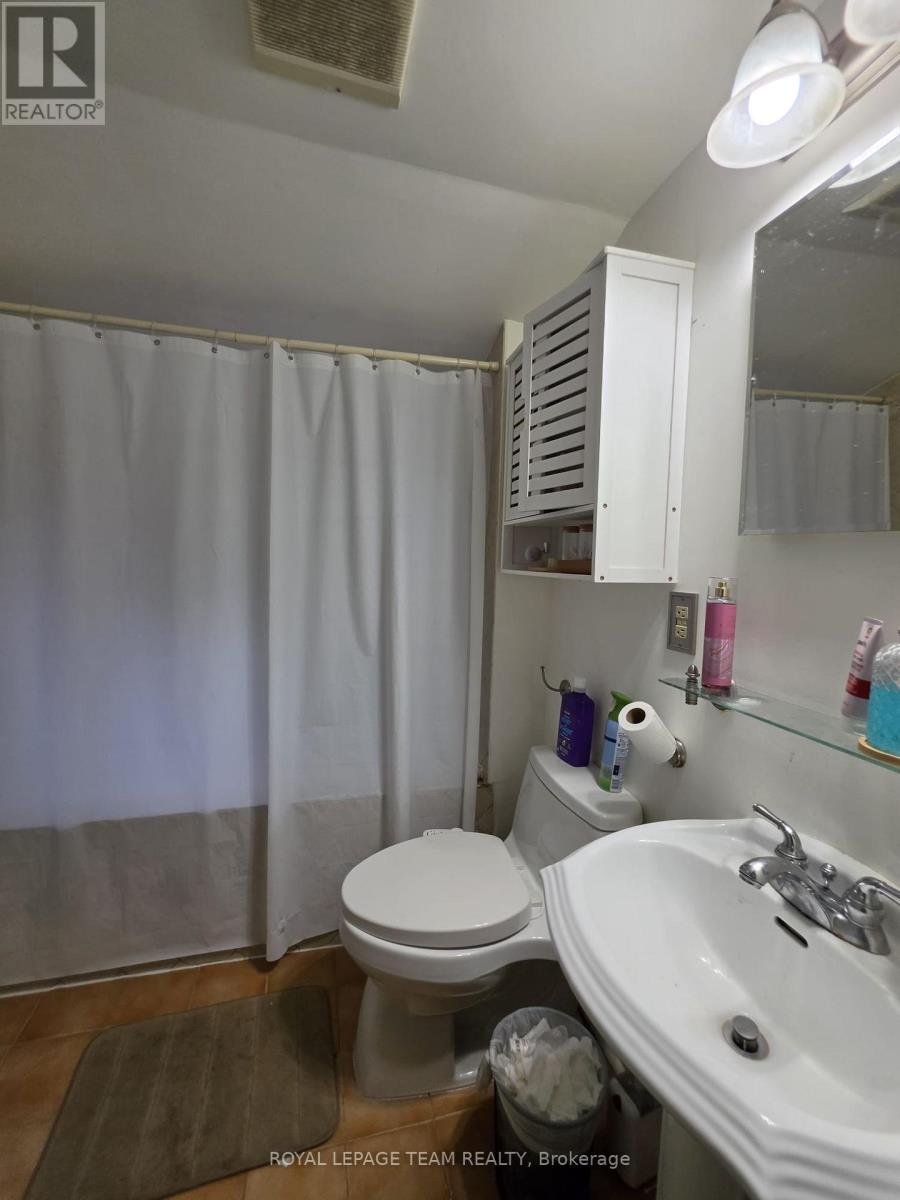 1247 SUMMERVILLE AVENUE - 17