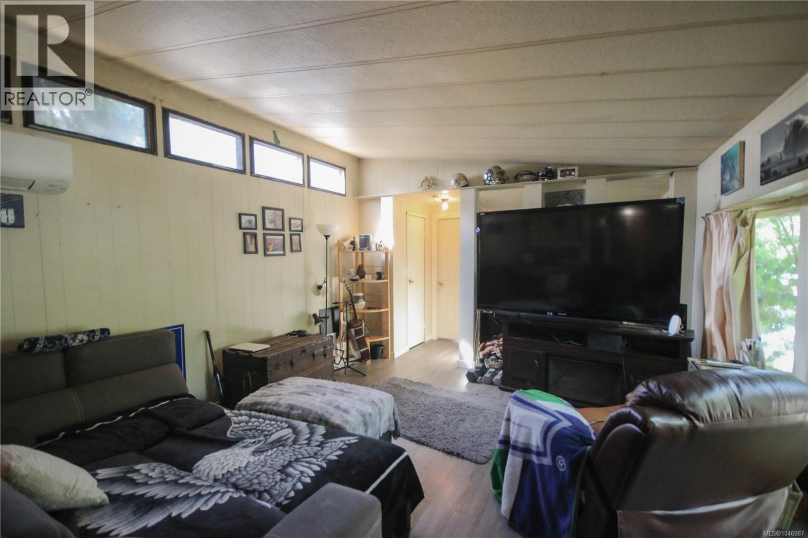 71 971 Douglas Ave, Nanaimo