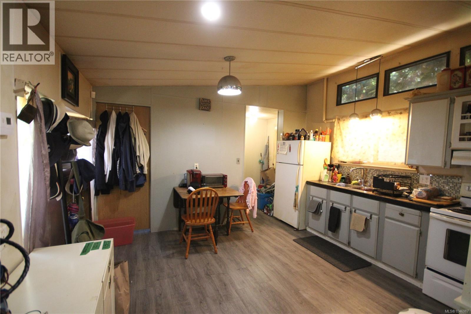 #71 971 Douglas Ave - 3