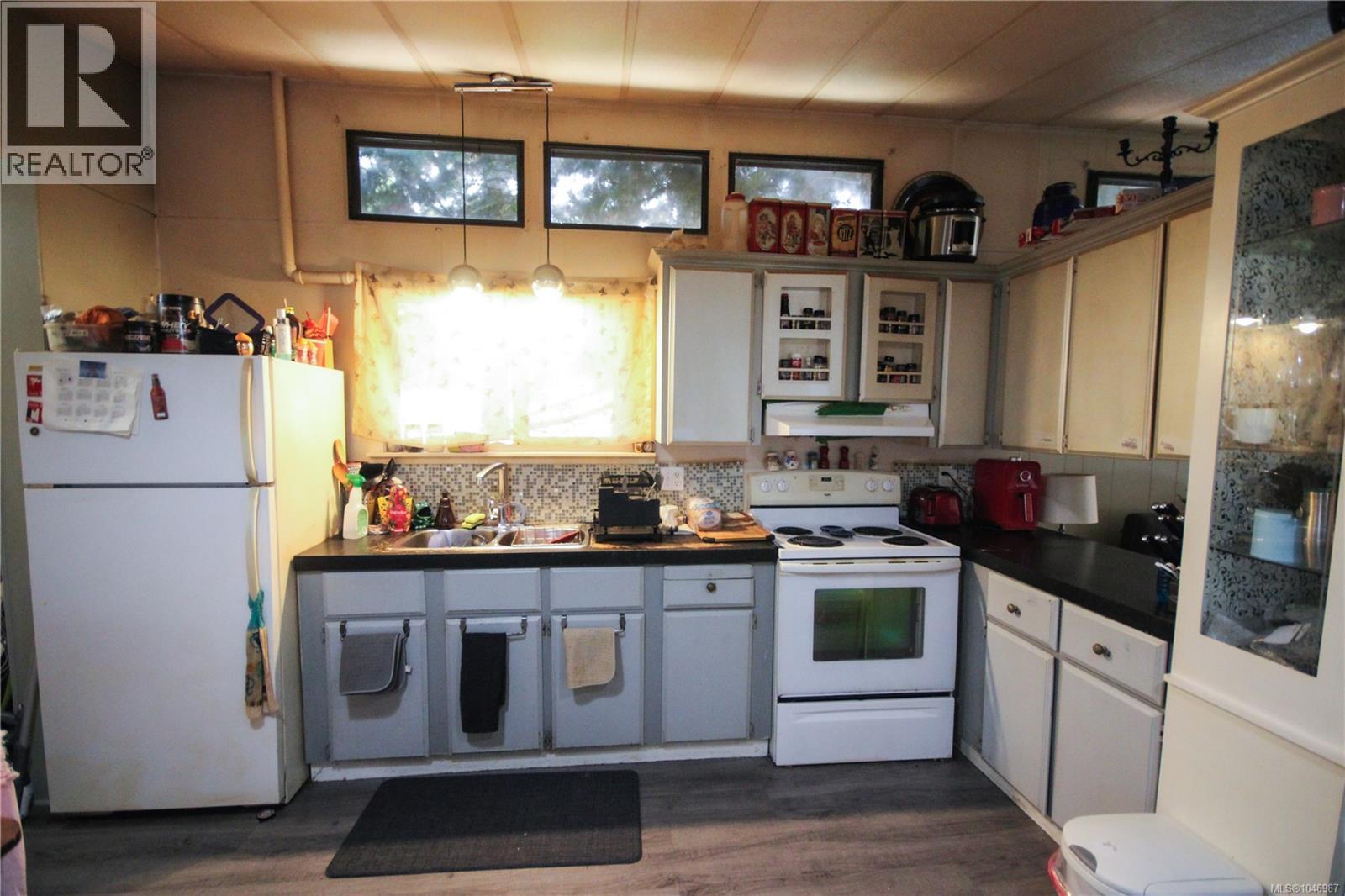 #71 971 Douglas Ave - 4