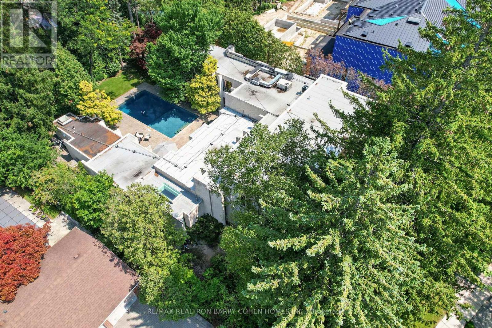 12 TUDOR GATE - 43