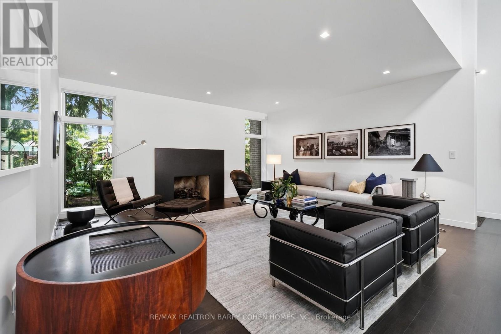 12 TUDOR GATE - 5