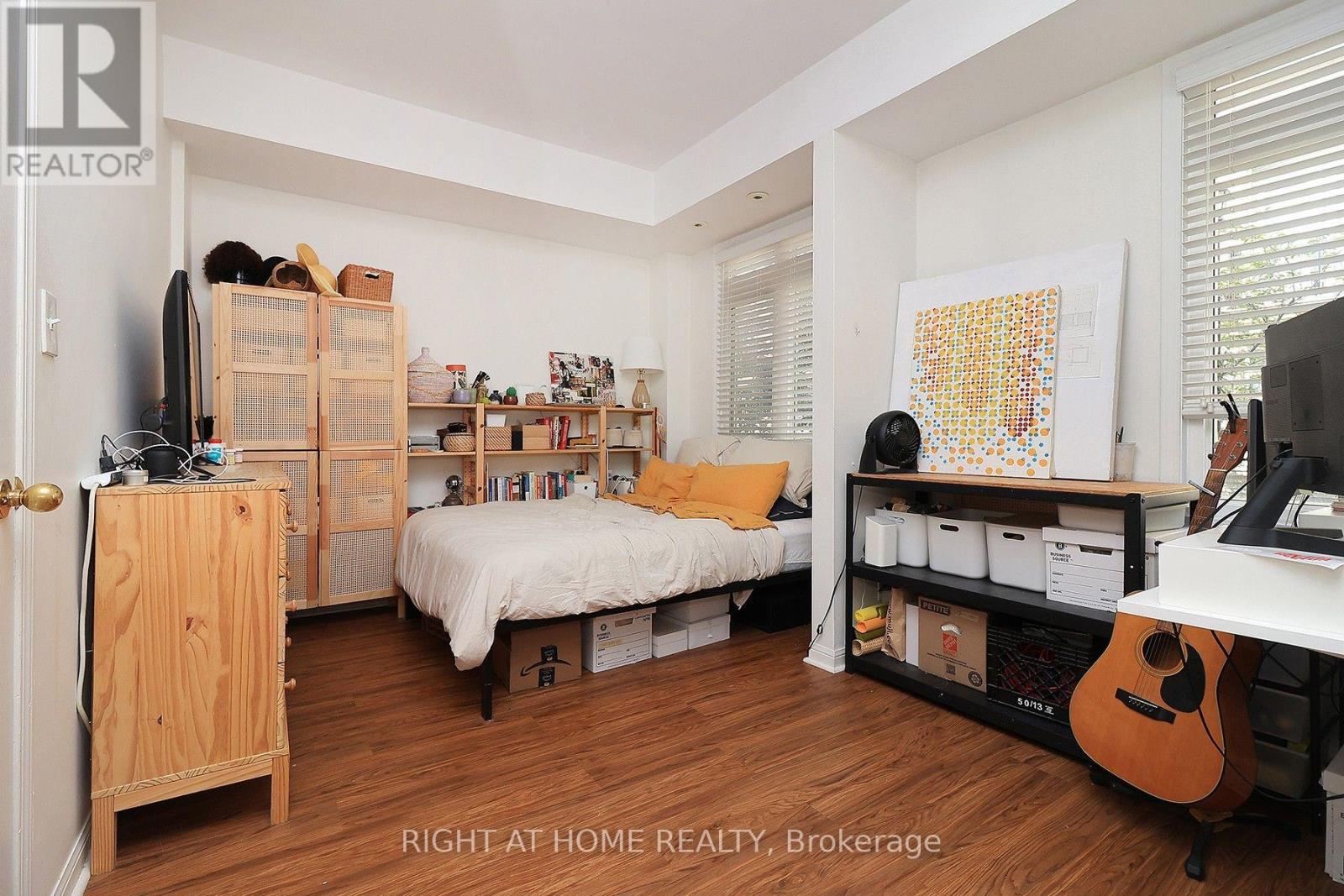 #TH12 78 CARR STREET - 18