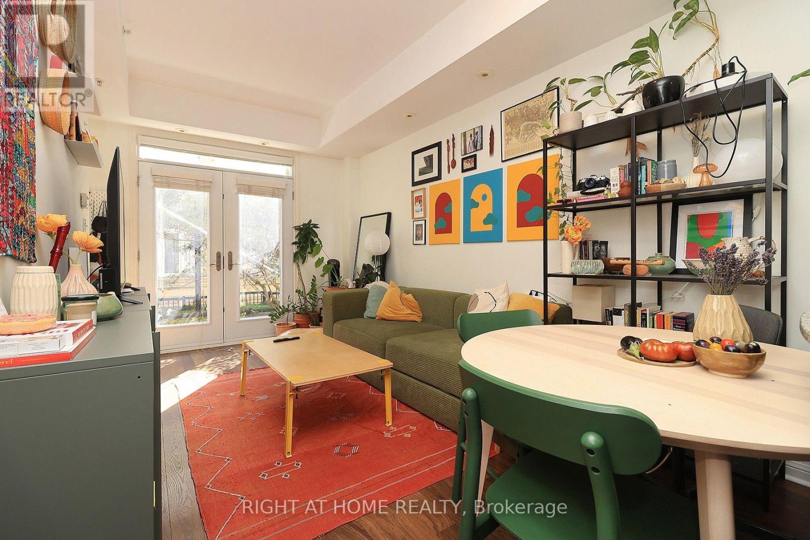 #TH12 78 CARR STREET - 5