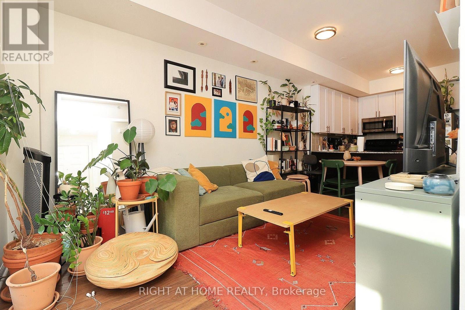#TH12 78 CARR STREET - 7