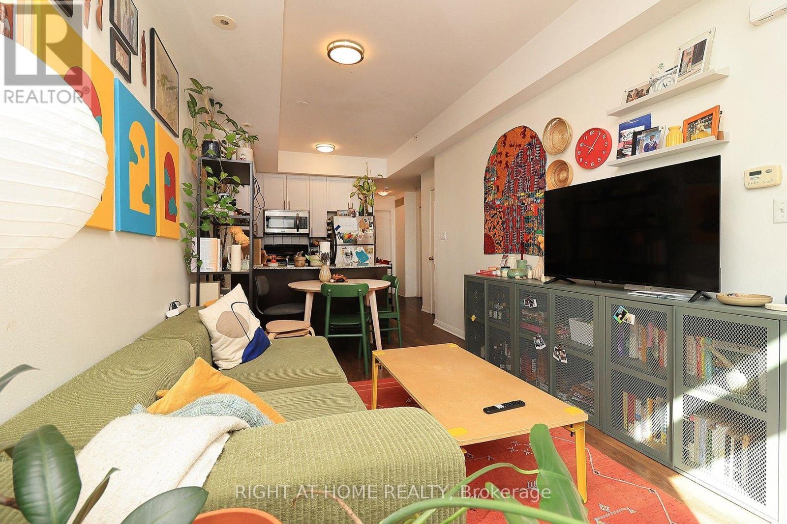 #TH12 78 CARR STREET - 9