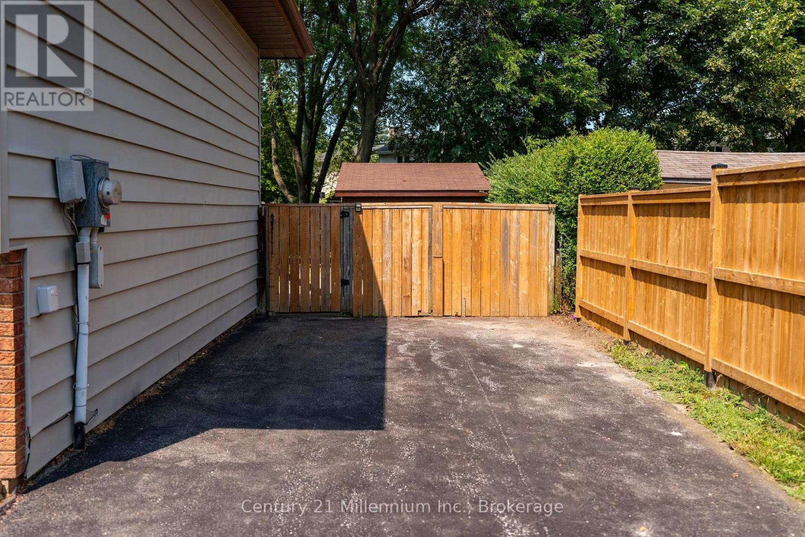 580 2ND A STREET W - 3