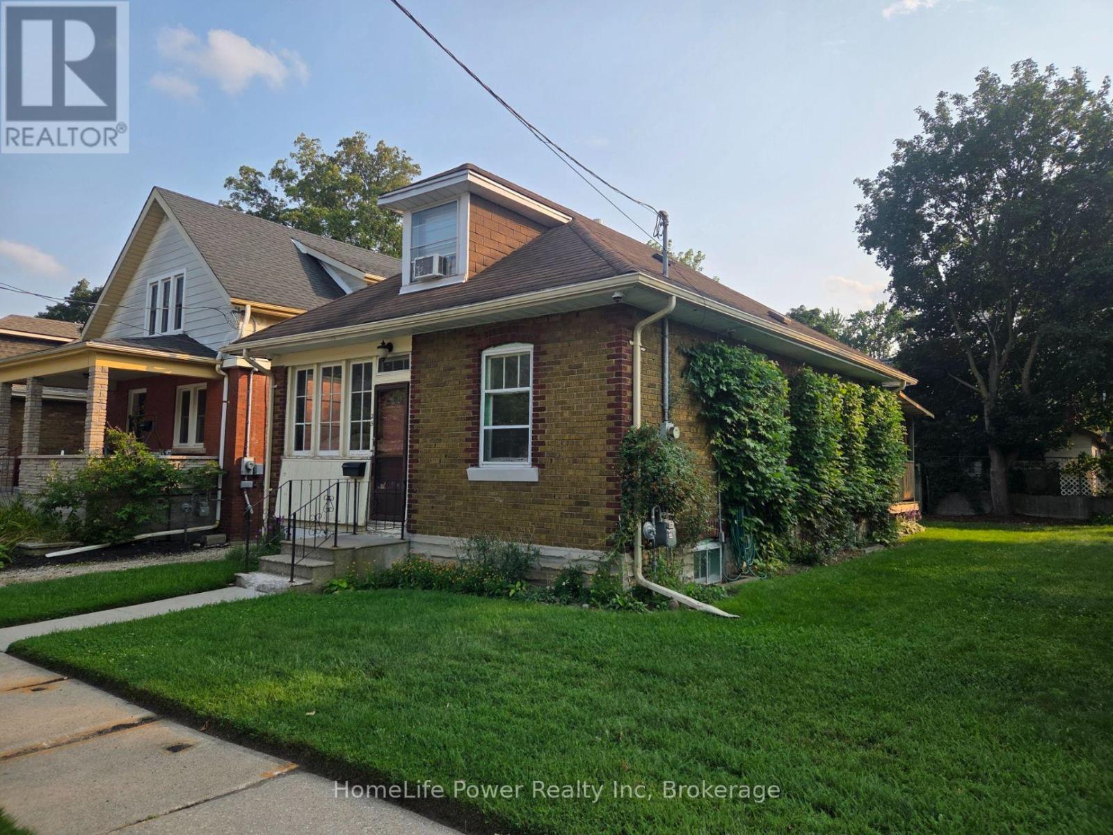 25 MENZIE AVENUE