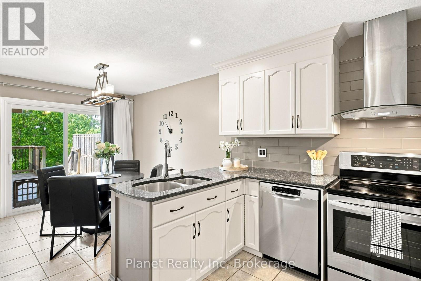 41 BOULDER CRESCENT - Image 12