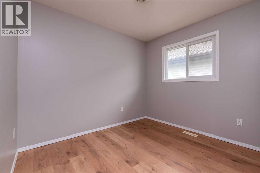 1807 49 Avenue - Image 24
