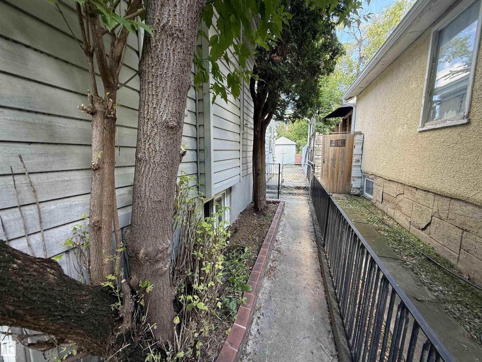 14810 104 Avenue NW - Photo 11