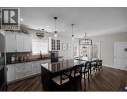 4pc Bathroom - 2304 62 Street, Camrose, AB T4V5J8 Photo 6
