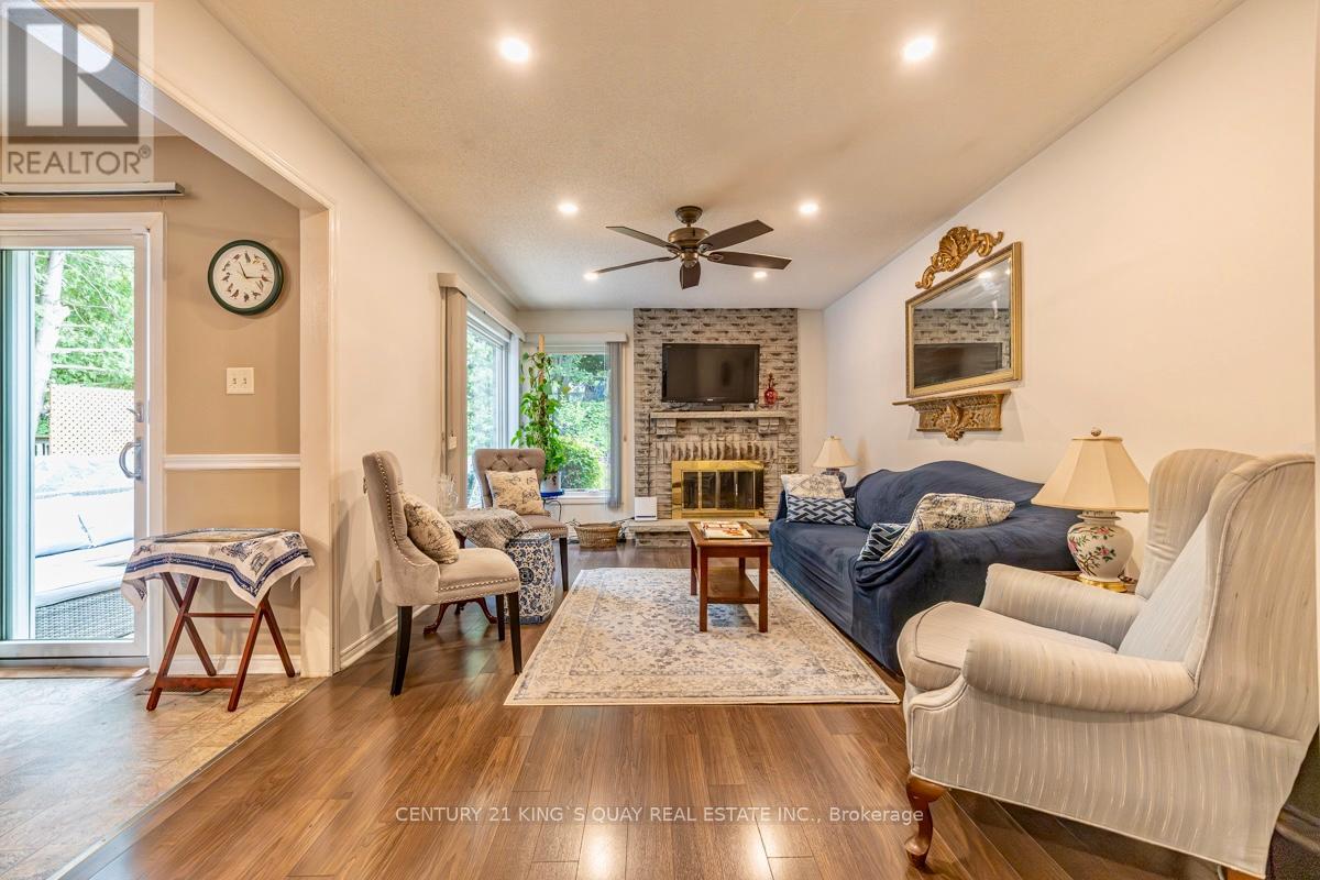 40 STONEHILL BOULEVARD - Image 17