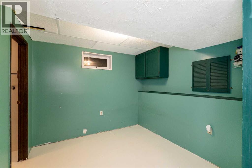 4003 53 Avenue - Photo 33