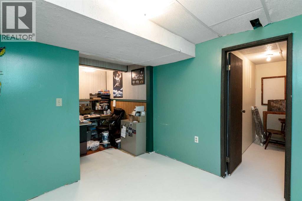 4003 53 Avenue - Photo 31