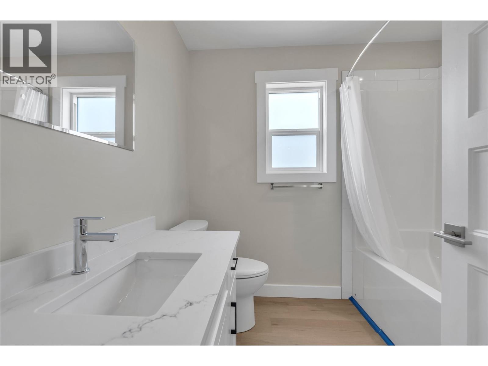526 Similkameen Ave - Image 15