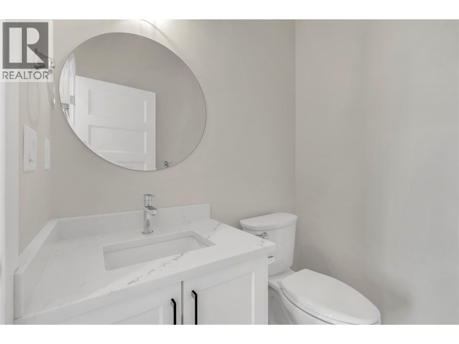 526 Similkameen Ave - Image 8