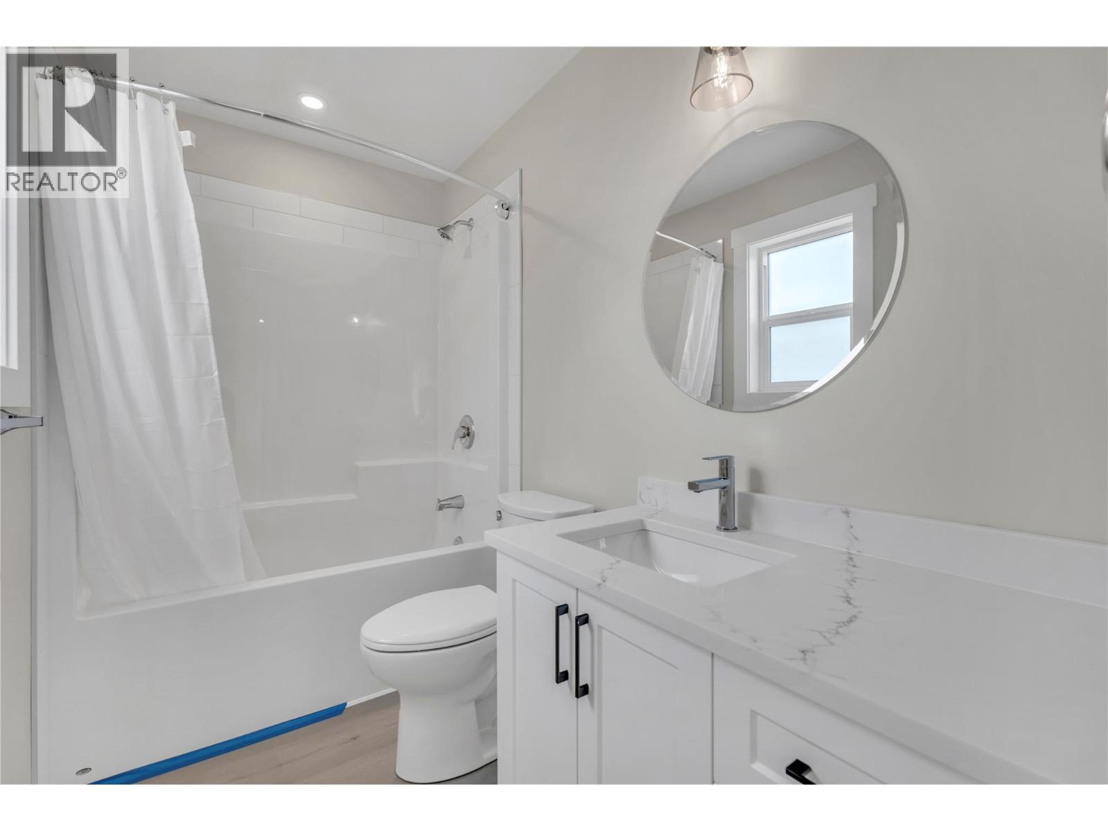 526 Similkameen Ave - Image 12