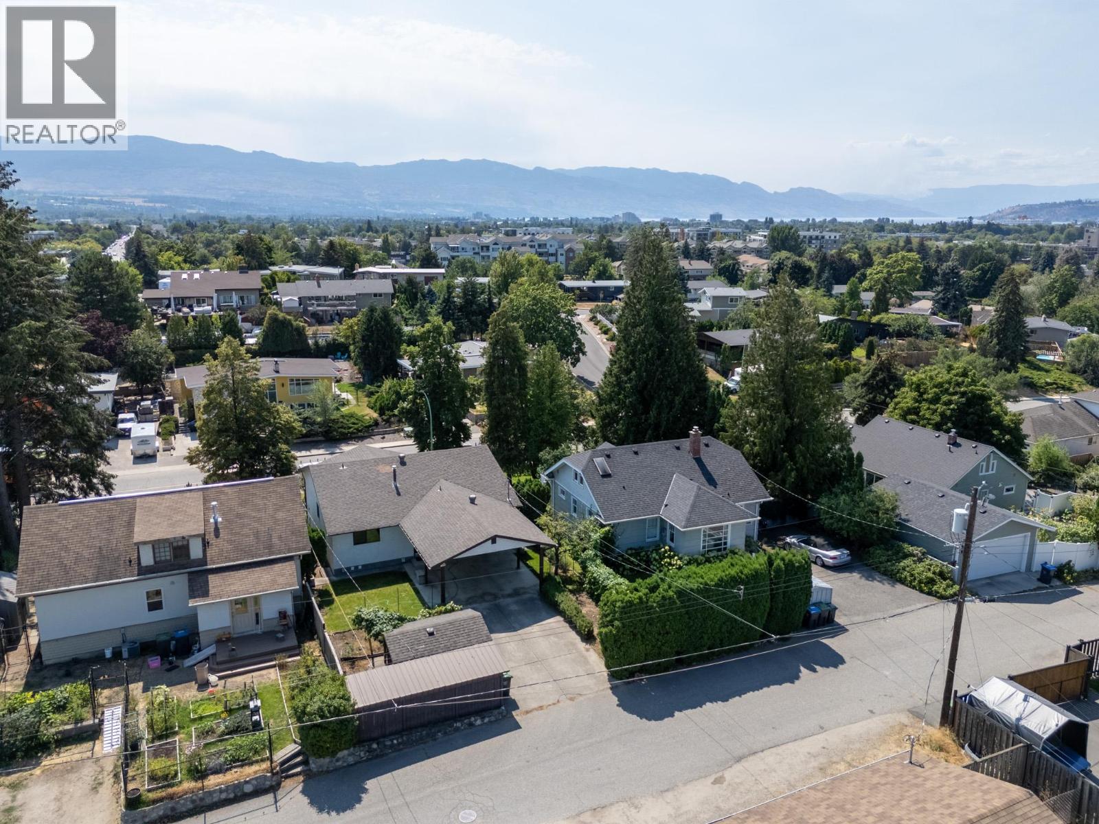 1470 Lawrence Avenue - 34