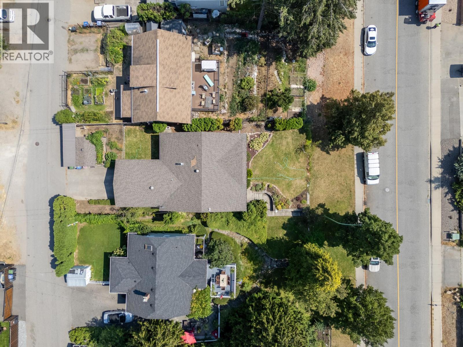 1470 Lawrence Avenue - 32