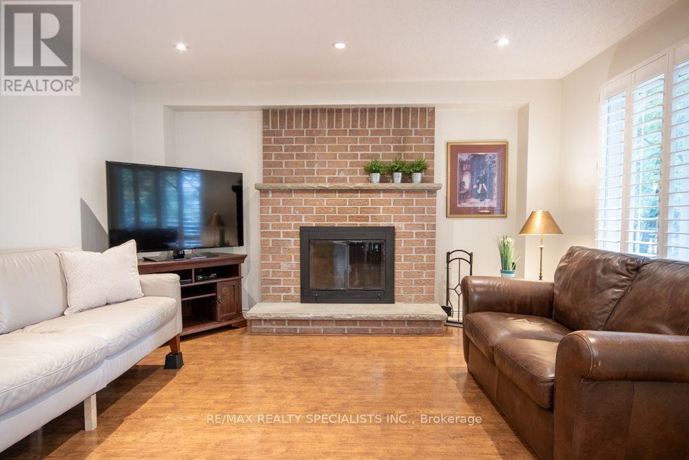 358 ERIN STREET - 11