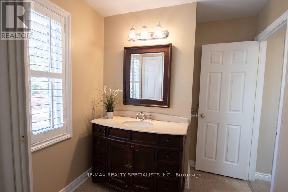 358 ERIN STREET - 25