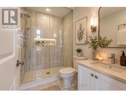 9 Innes Avenue, Toronto, ON M6E0B2 Photo 13