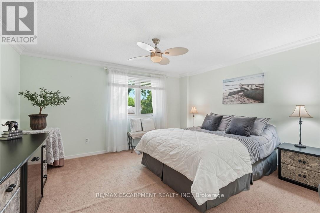30 TWINOAKS CRESCENT - 23