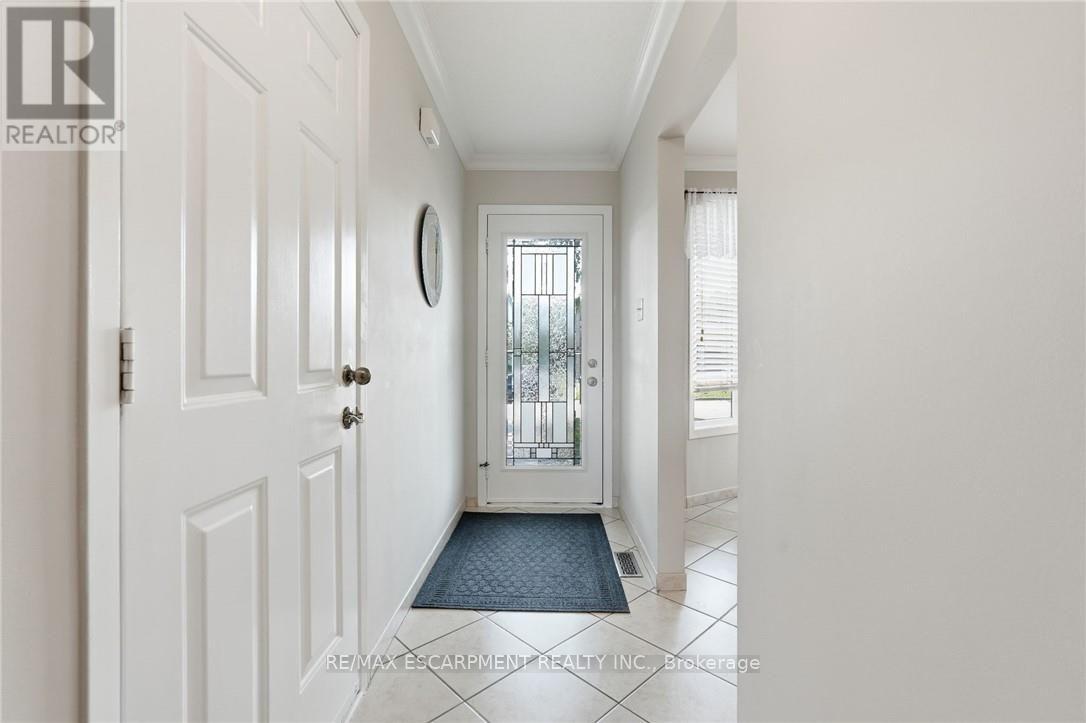 30 TWINOAKS CRESCENT - 3