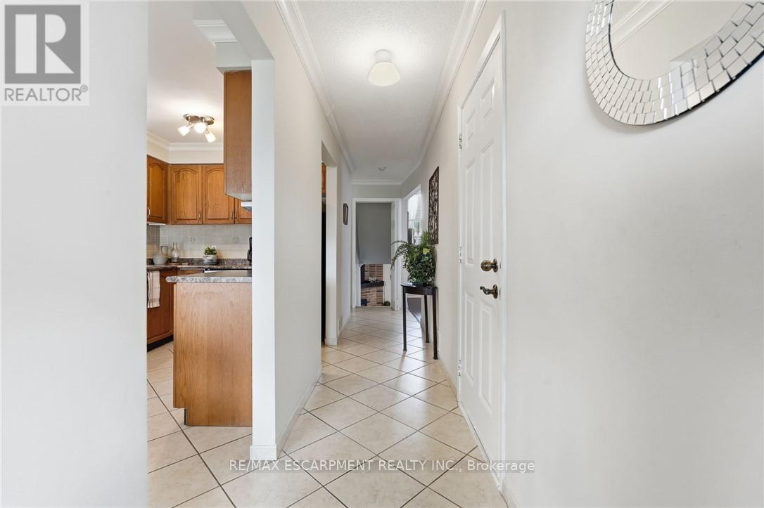 30 TWINOAKS CRESCENT - 4