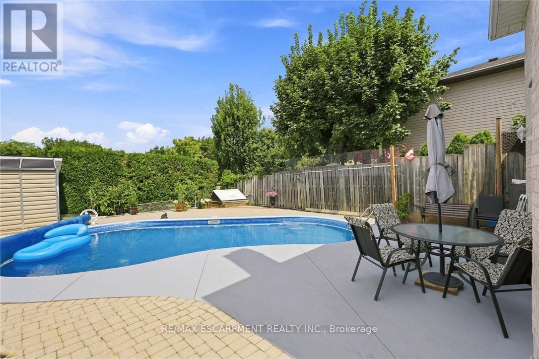 30 TWINOAKS CRESCENT - 40
