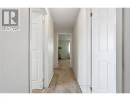 30 Twinoaks Crescent, Hamilton, ON L8J2E9 Photo 17