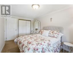 30 Twinoaks Crescent, Hamilton, ON L8J2E9 Photo 19