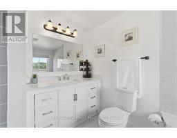 30 Twinoaks Crescent, Hamilton, ON L8J2E9 Photo 20