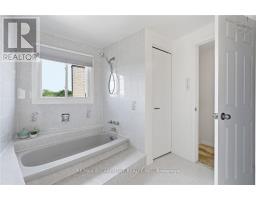 30 Twinoaks Crescent, Hamilton, ON L8J2E9 Photo 22