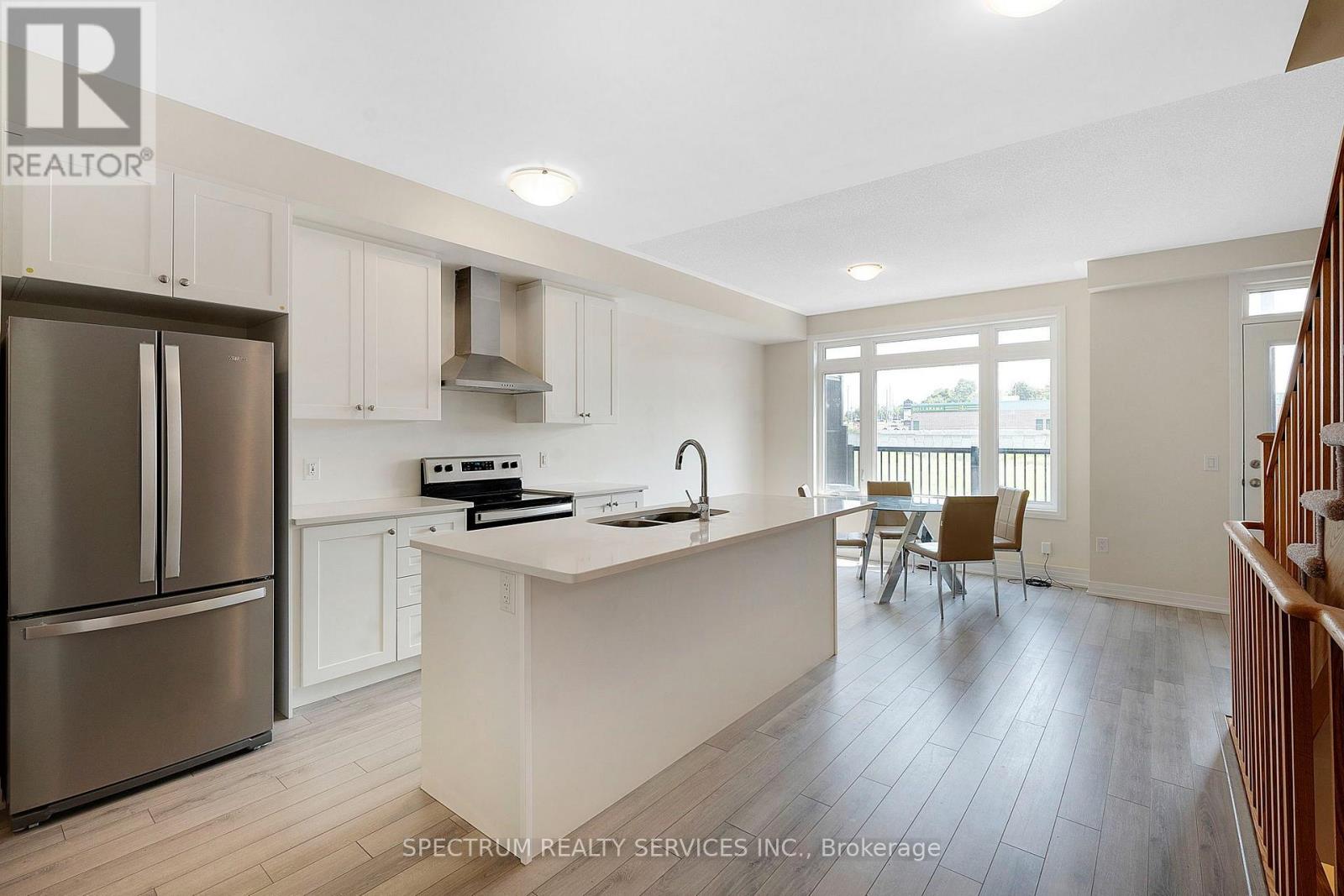 #108 585 COLBORNE STREET E - 23