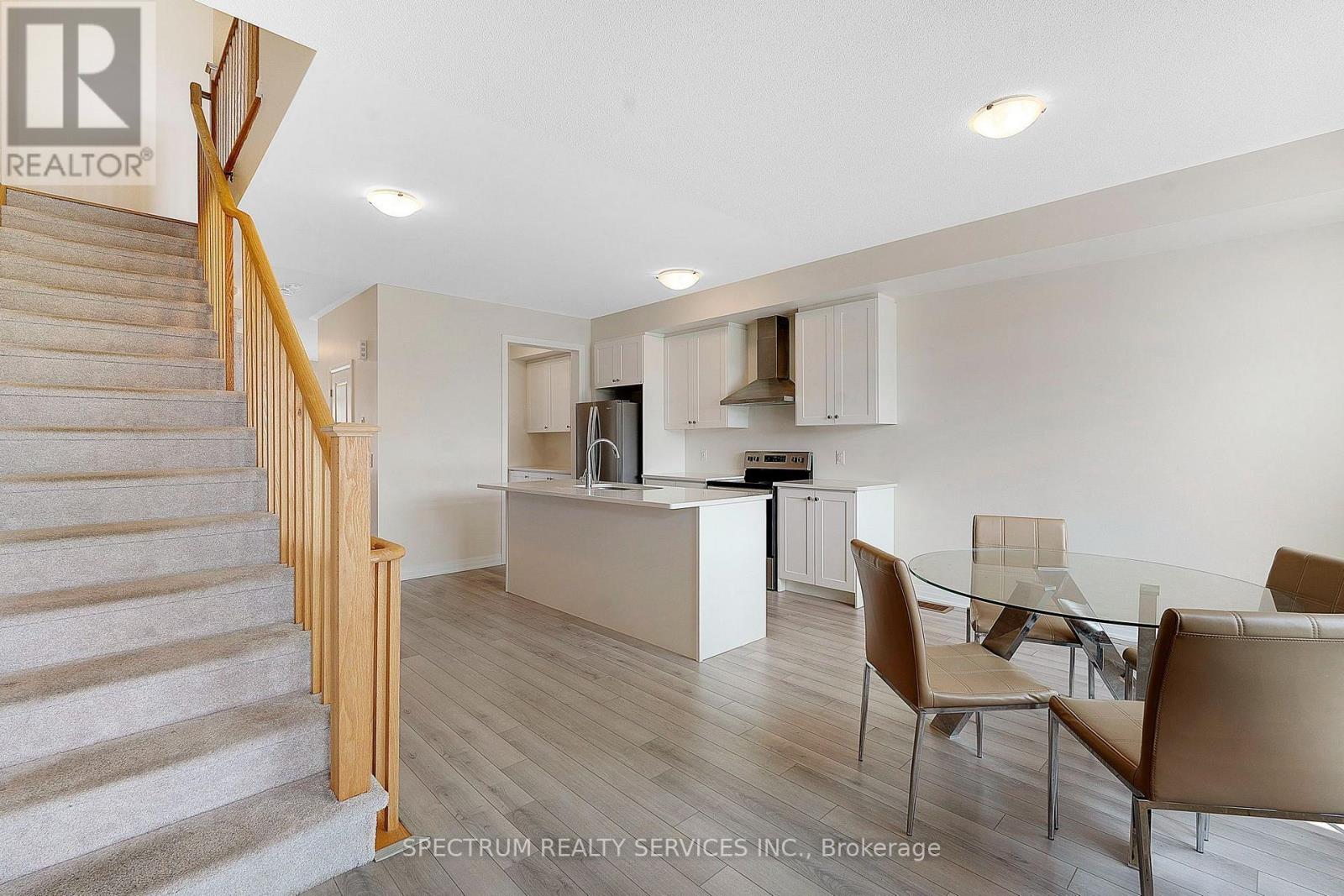 #108 585 COLBORNE STREET E - 24