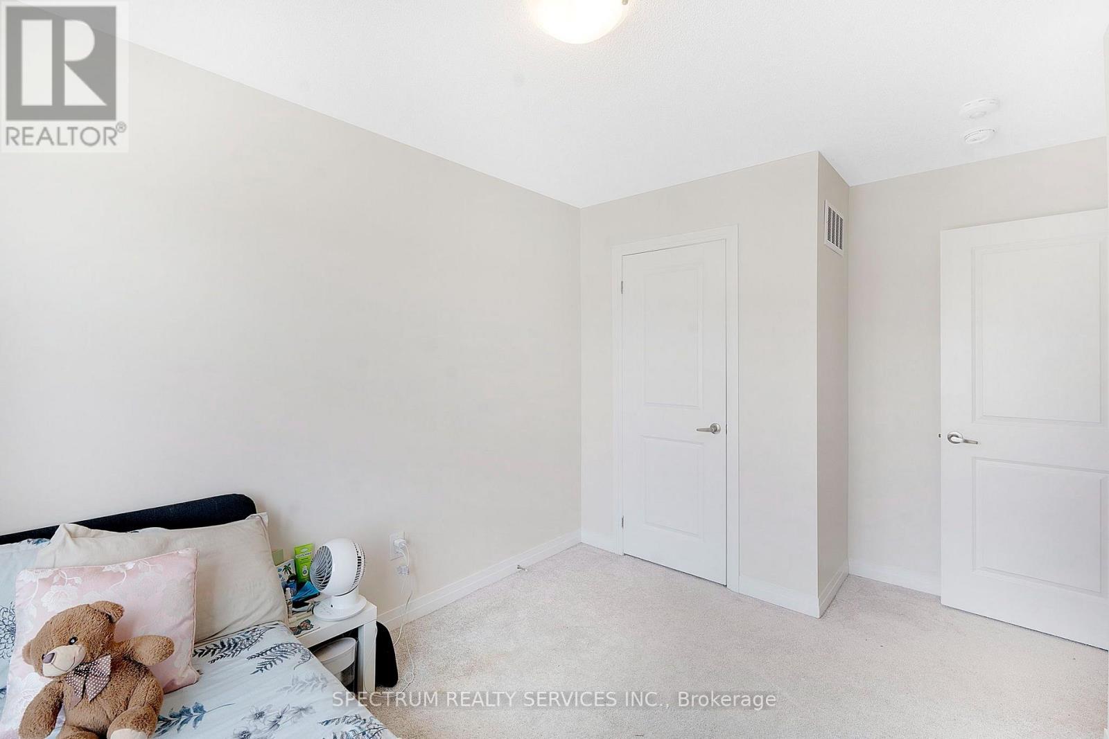 #108 585 COLBORNE STREET E - Image 37
