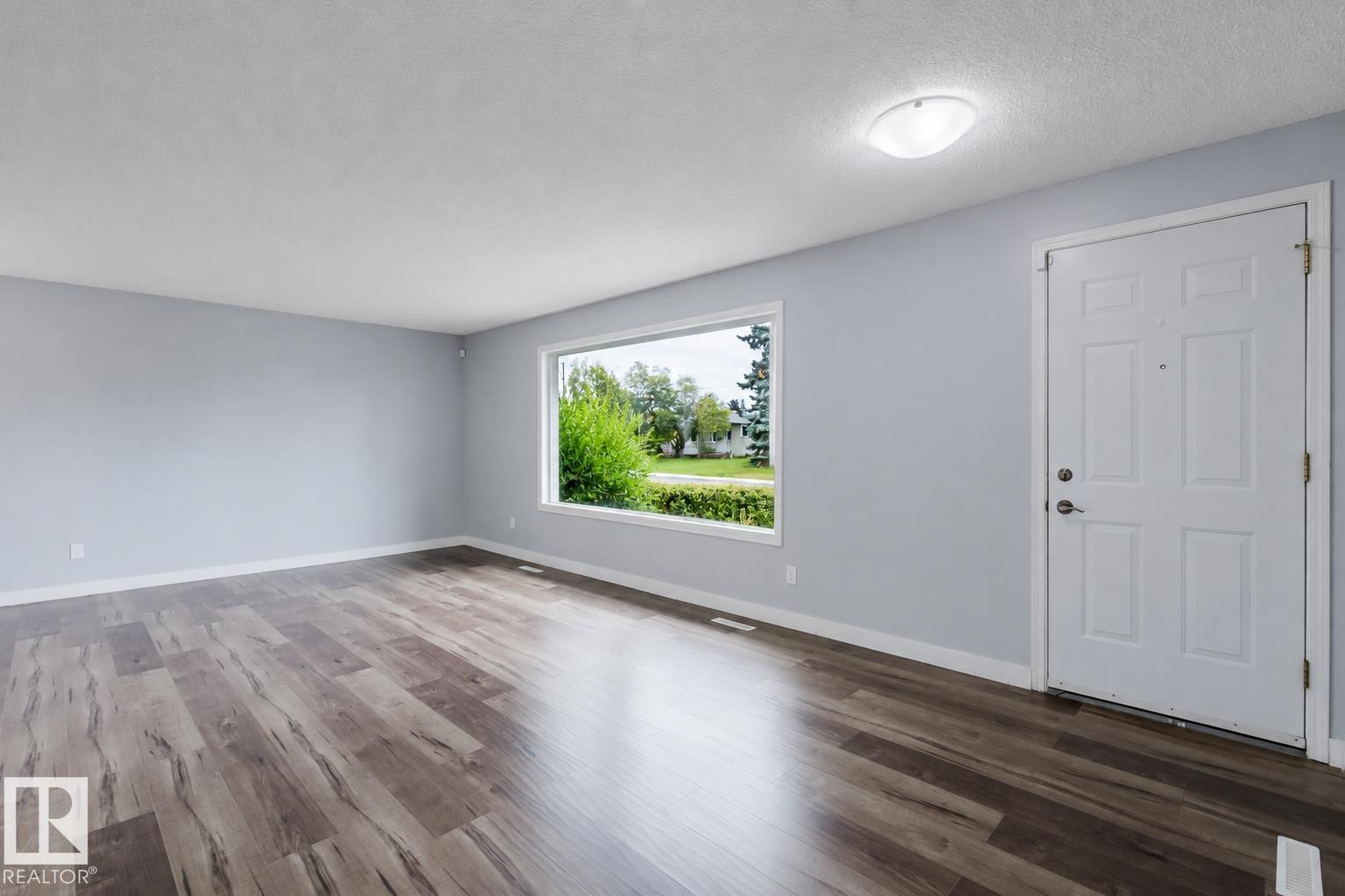 11420 46 Avenue NW - Photo 5