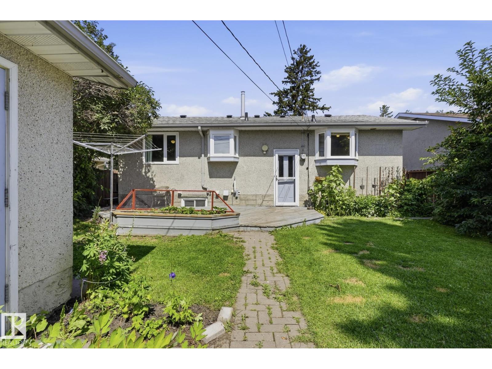 10527 137 Avenue NW - Photo 24