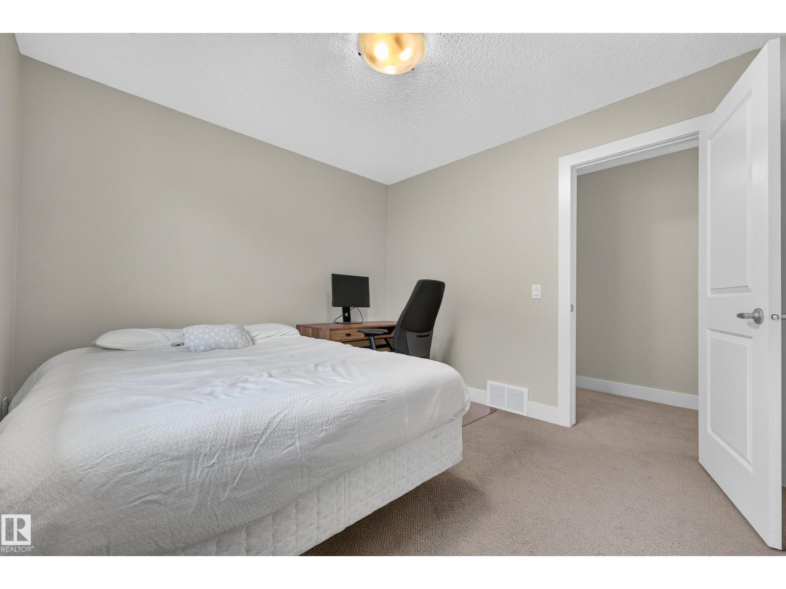 1323 158 ST SW - 44