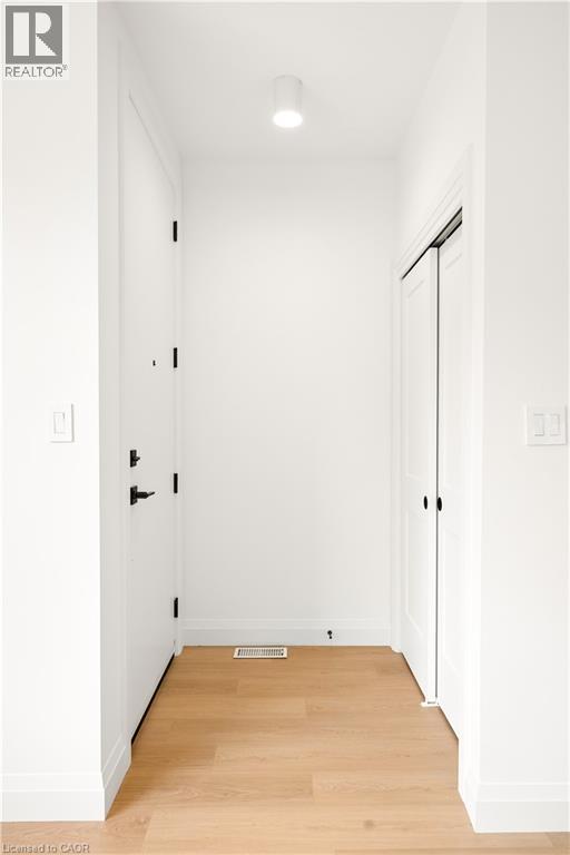 563 N WELLINGTON Street Unit# 2 — photo 3