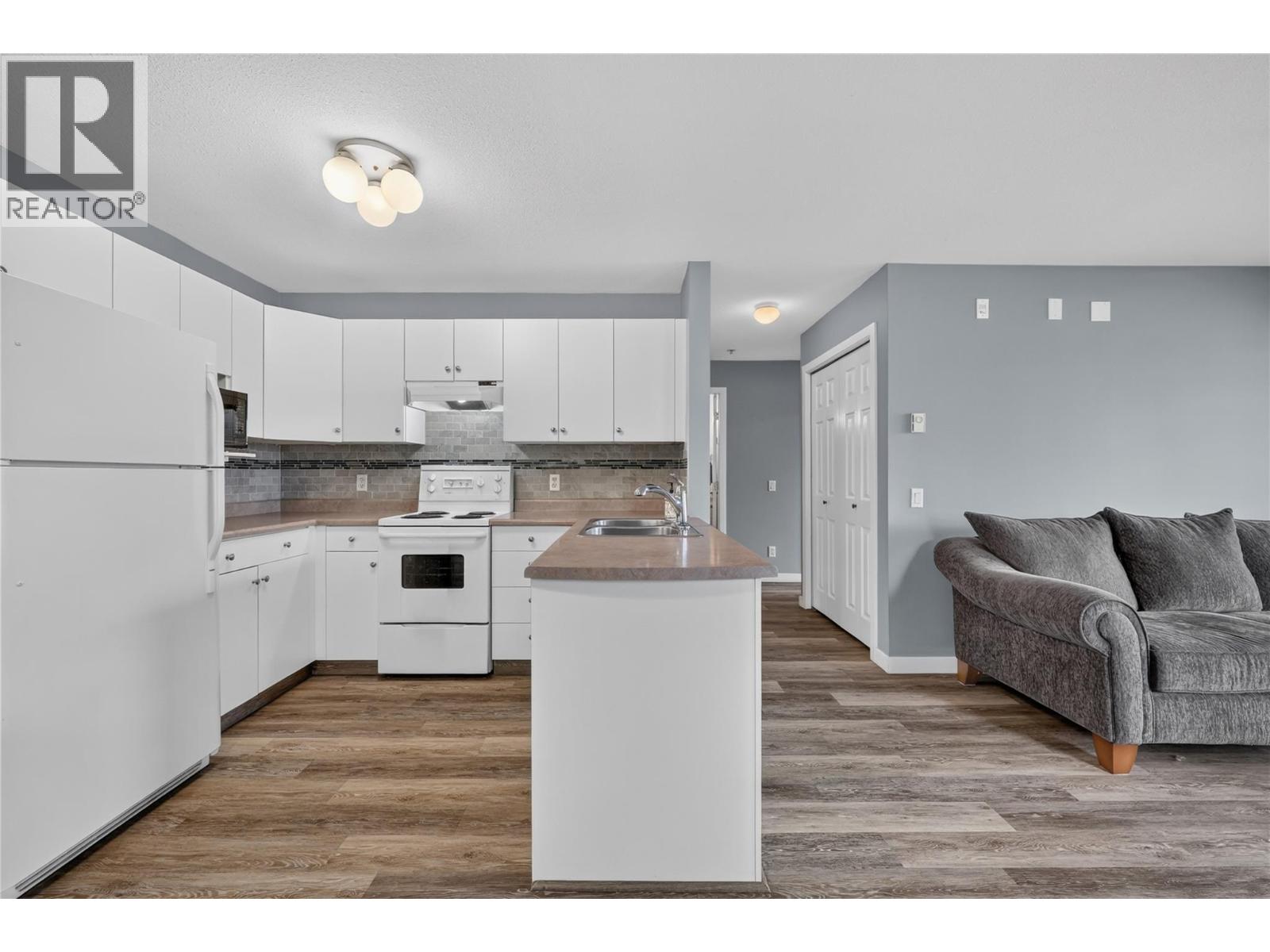 #408 920 Saskatoon Road - 9