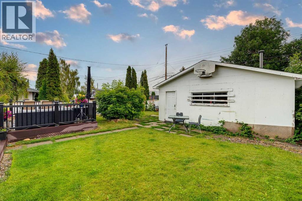 5008 Norquay Drive Northwest - Photo 40