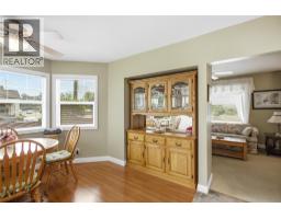 Dining nook - 1339 Richter Street, Kelowna, BC V1Y2L5 Photo 10